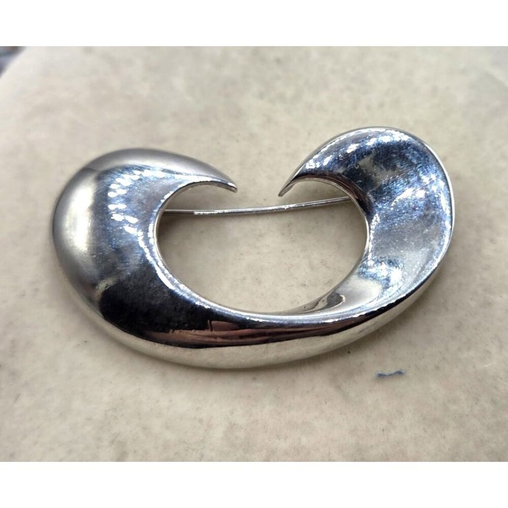 Silvertone Abstract Swirl Brooch - Vintage